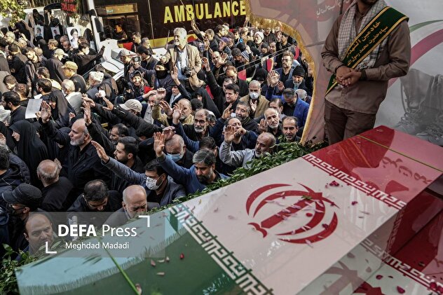 تشییع پیکر ۱۰۰ شهید گمنام در تهران -۱