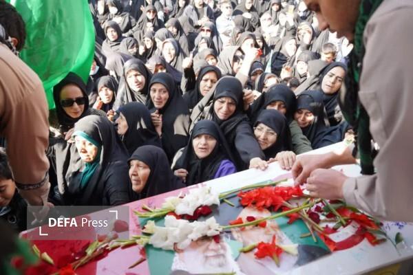 تشییع باشکوه شهدای گمنام و شهید صمغ‌آبادی در قزوین برگزار شد