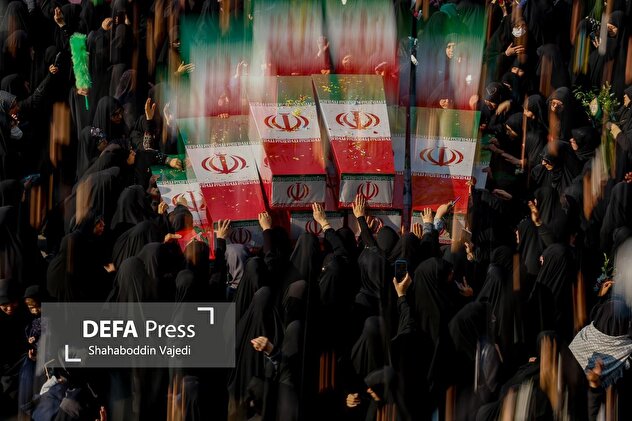 تشییع پیکر ۱۰۰ شهید گمنام در تهران -۲