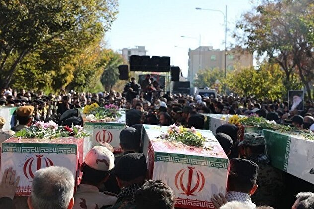 فیلم/ تشییع پیکر مطهر هشت شهید گمنام دفاع مقدس در سمنان