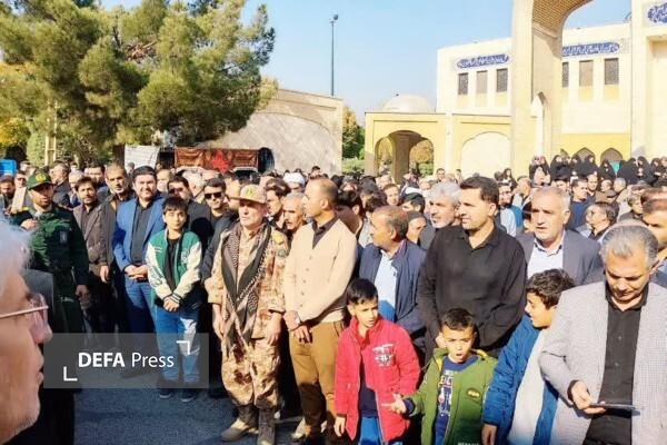 مراسم تدفین شهید ۲۲ ساله گمنام دوران دفاع مقدس در محوطه دادگستری کل قزوین برگزار شد