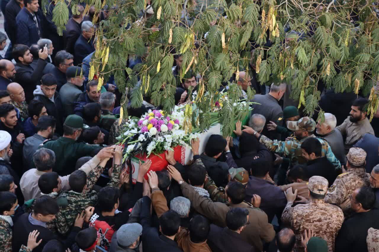 تشییع و تدفین لاله‌ی گمنام دیار شلمچه
در دانشگاه آزاد مراغه