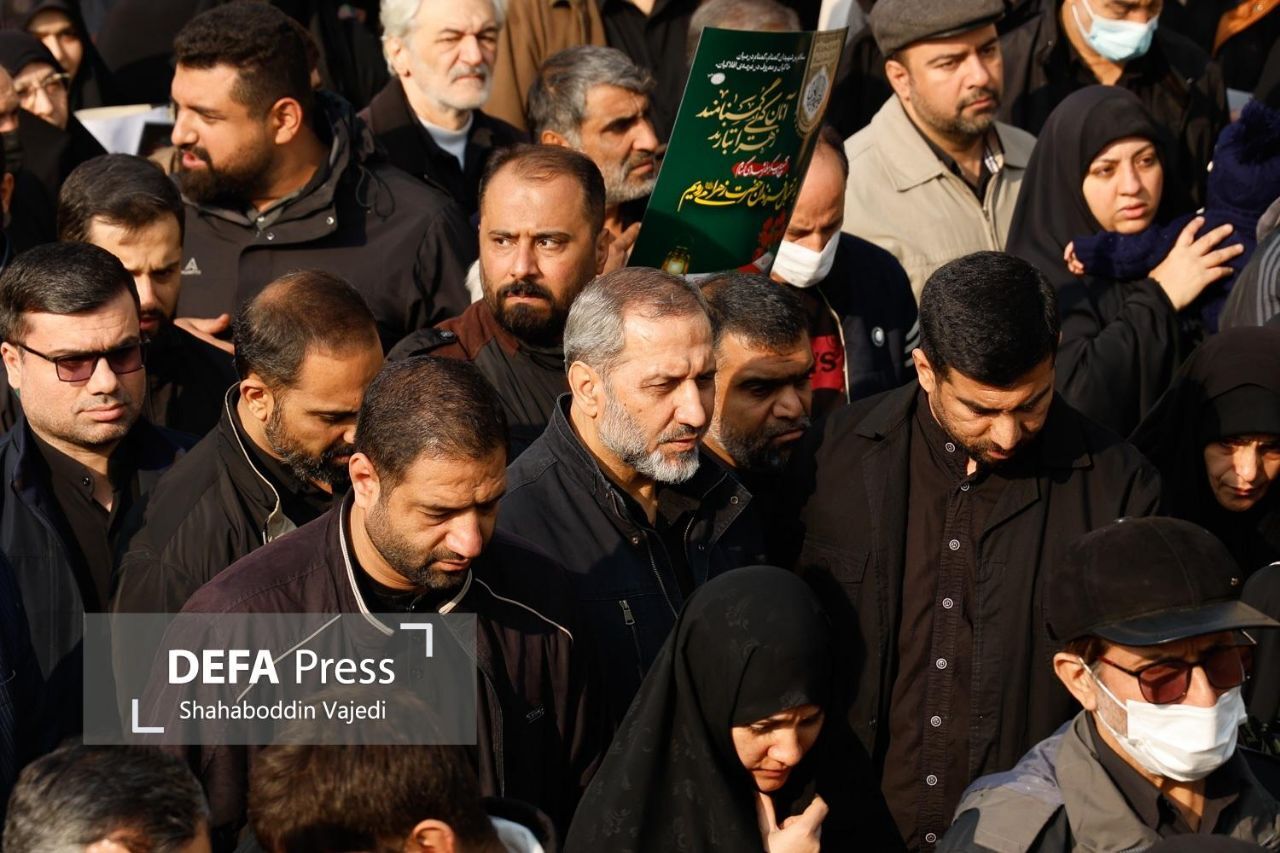 حضور سردار موسوی در مراسم تشییع شهدای گمنام حضور سردار موسوی در مراسم تشییع شهدای گمنام