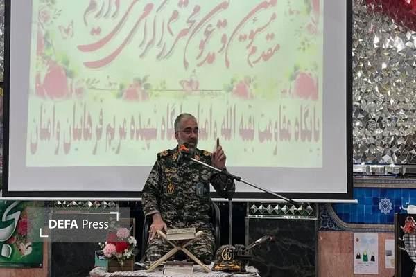 اگر پای جان دادن باشد آماده ایم صد بار جان خود را فدای مردم کنیم