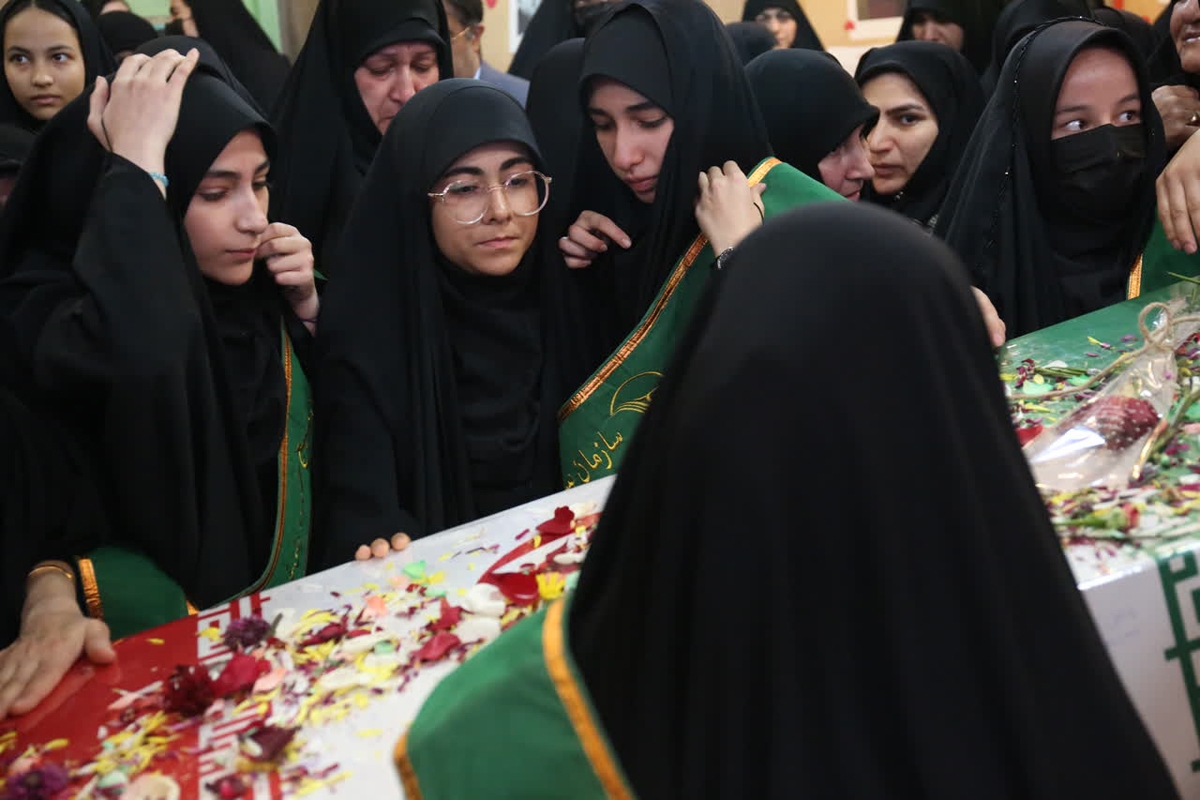 تصاویر/ ویژه برنامه خیمه مادری به یاد ۱۸ شهیده بمباران هوایی قم