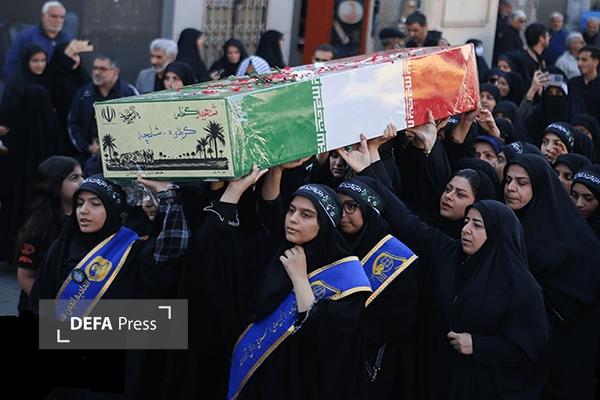 شهدا در میان خاکیان گمنام و در پیشگاه افلاکیان خوشناماند شهدا در میان خاکیان گمنام و در پیشگاه افلاکیان خوشناماند