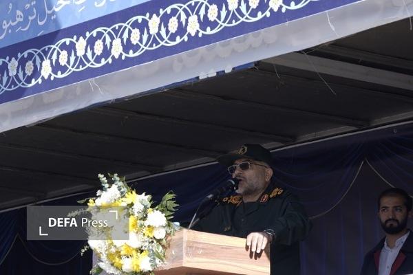 سردار سلیمانی: تفکر بسیجی سپر ملت ایران در برابر سلطهگران است سردار سلیمانی: تفکر بسیجی سپر ملت ایران در برابر سلطهگران است