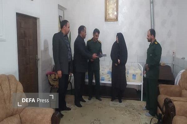 دیدار مسئولین بسیج با خانواده شهید «خلیل شاهدادی» در هفته بسیج