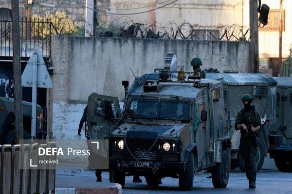 بازداشت ۵۰ فلسطینی در حملات اشغالگران اسرائیلی به کرانه باختری بازداشت ۵۰ فلسطینی در حملات اشغالگران اسرائیلی به کرانه باختری