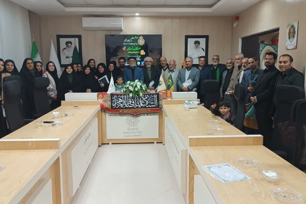 در حریم بانوی نور؛ همنشینی قلم، شعر و اندیشه در سایه‌سار فاطمی