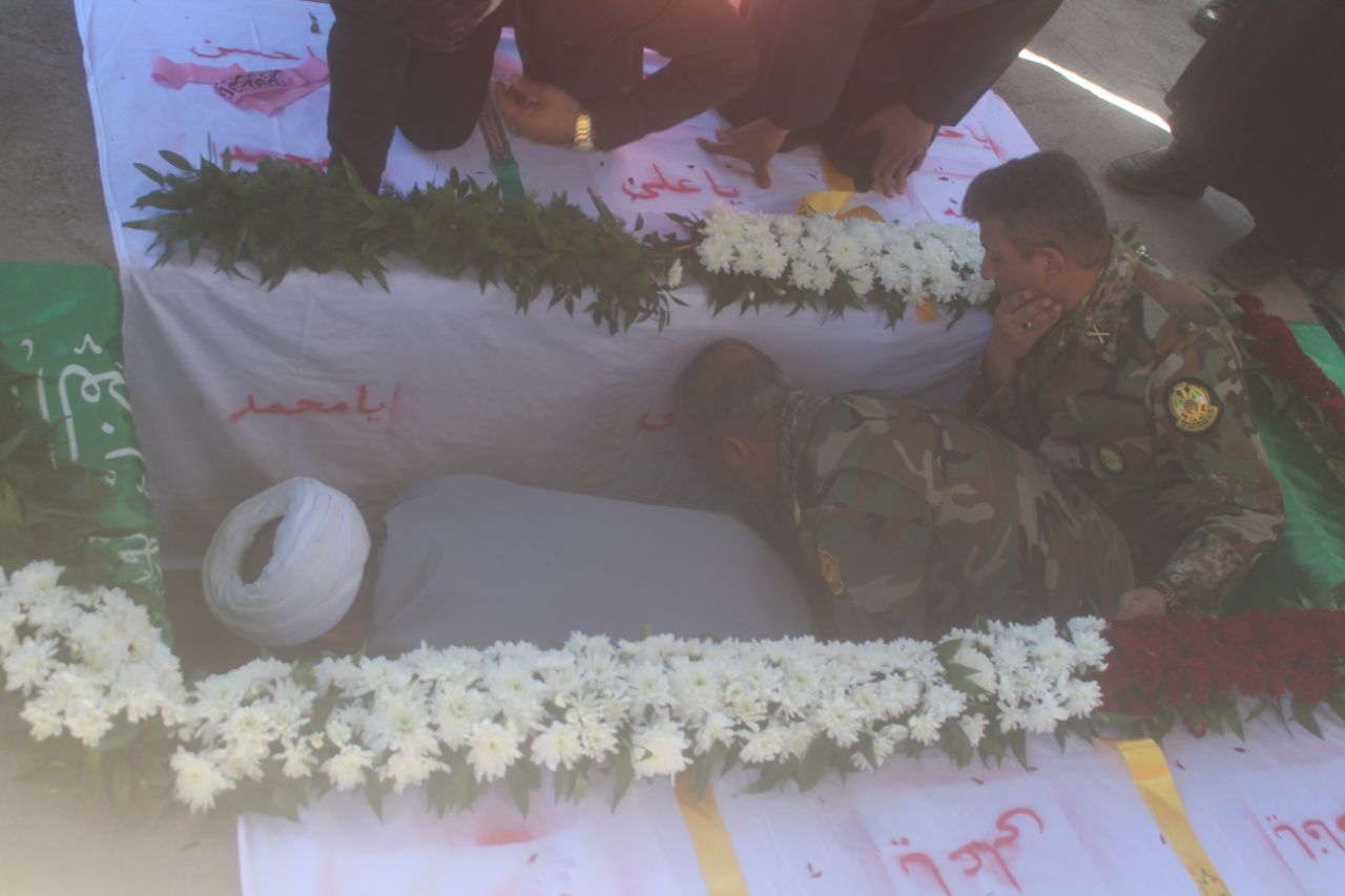 تصاویر/ تشییع و خاکسپاری شهید گمنام عملیات کربلای ۶ در خاش