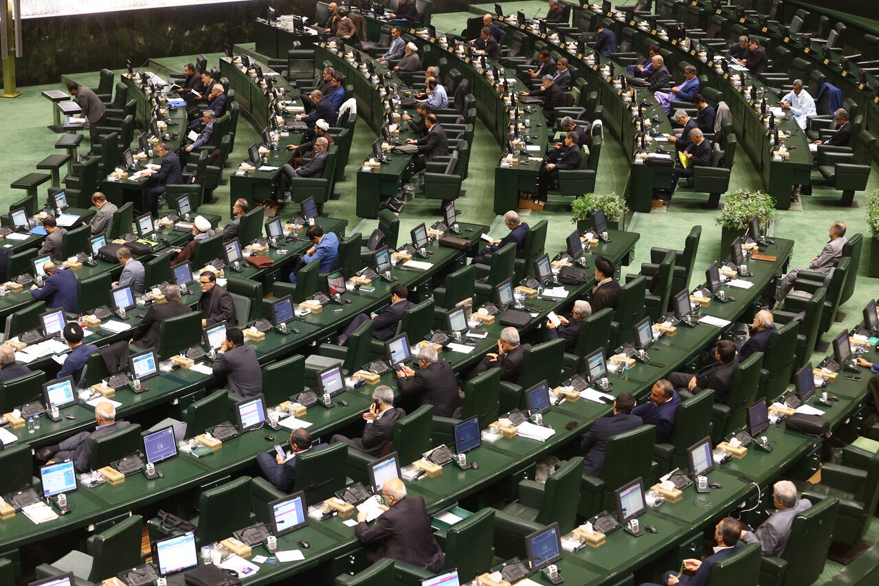 موافقت مجلس با یک فوریت لایحه جنایات بین‌المللی