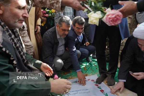 مراسم تدفین پیکر شهید گمنام در باغستان جهاد کشاورزی قزوین برگزار شد مراسم تدفین پیکر شهید گمنام در باغستان جهاد کشاورزی قزوین برگزار شد