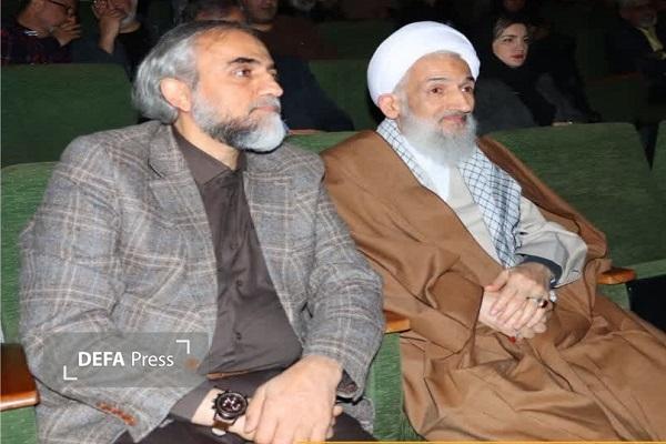 نمایش میکرو تئاتر «آخرین راوی» با حضور نماینده ولی فقیه در استان مازندران نمایش میکرو تئاتر «آخرین راوی» با حضور نماینده ولی فقیه در استان مازندران