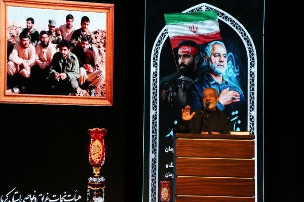 شهدا الگوی بی‌بدیل دفاع از سرزمین‌اند