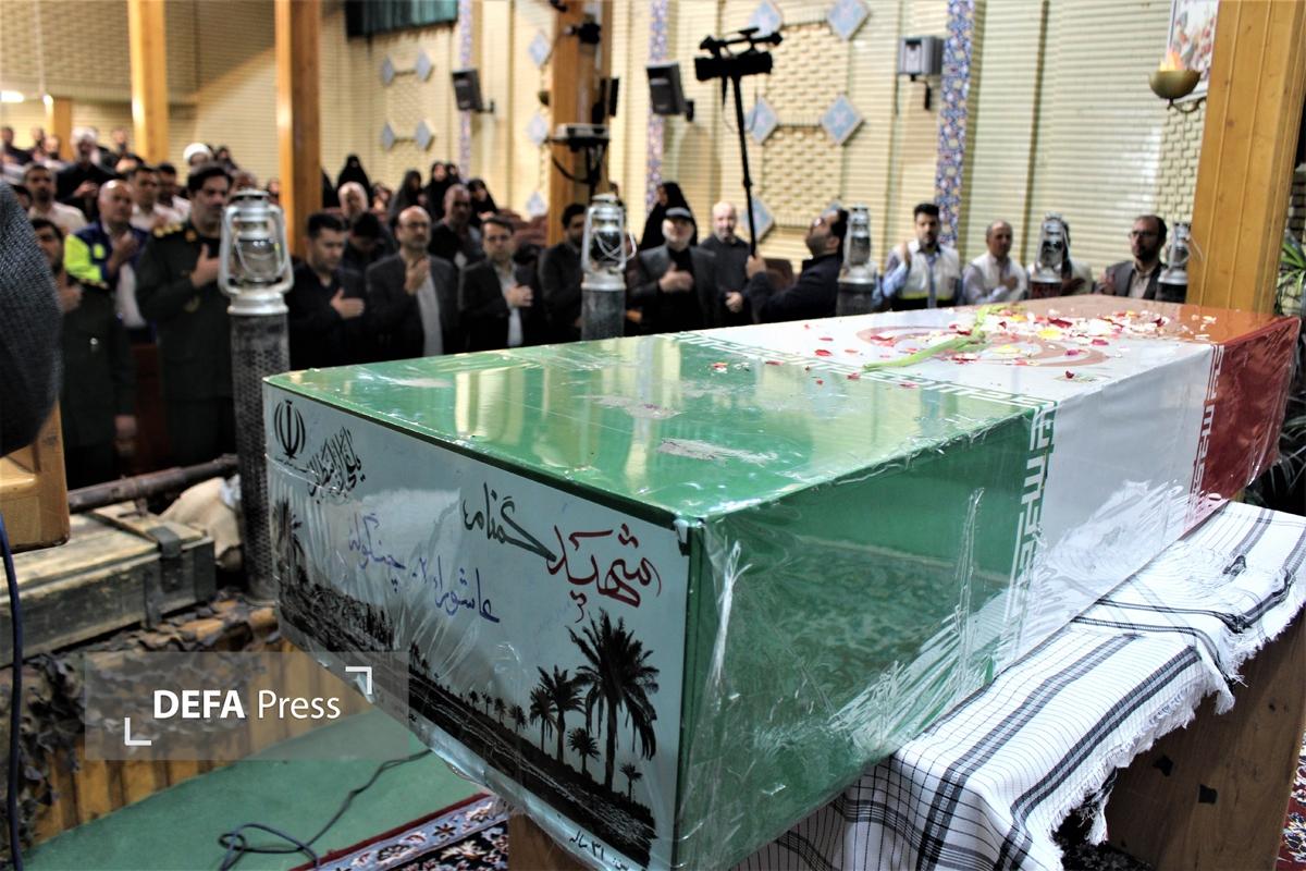 تقدیر از ایثارگران و خانواده‌های شهدای بهداشت، درمان و بهداری رزم در قم