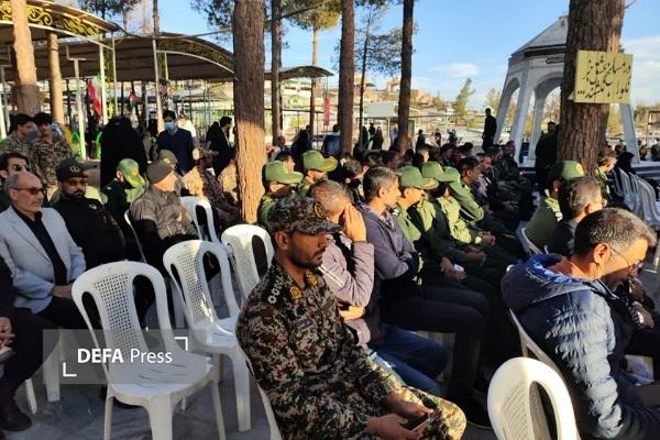 بسیجیان در مسیر شهدا؛ غبارروبی مزار شهدای بیرجند به مناسبت هفته بسیج