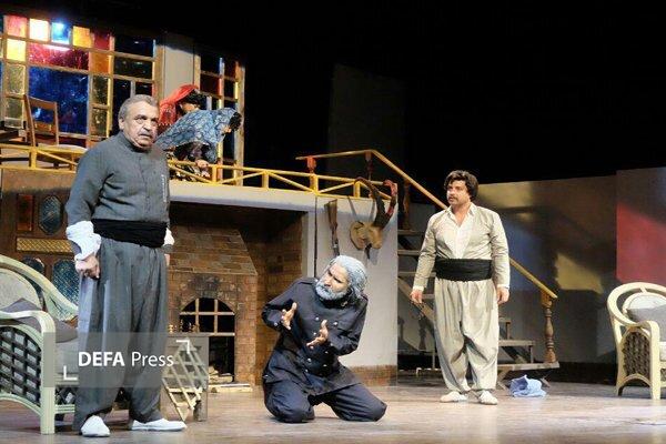 سیزده گروه نمایشی به بیستمین جشنواره تئاتر کُردی سقز راه یافت