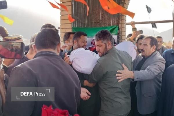 شهید گمنام عملیات «والفجر ۶» مهمان مردم چنار شد شهید گمنام عملیات «والفجر ۶» مهمان مردم چنار شد