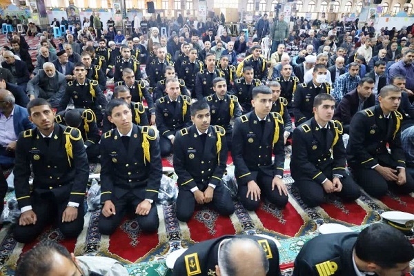 تصاویر/ نمازجمعه ساری با حضور نیرو‌های دریایی ارتش