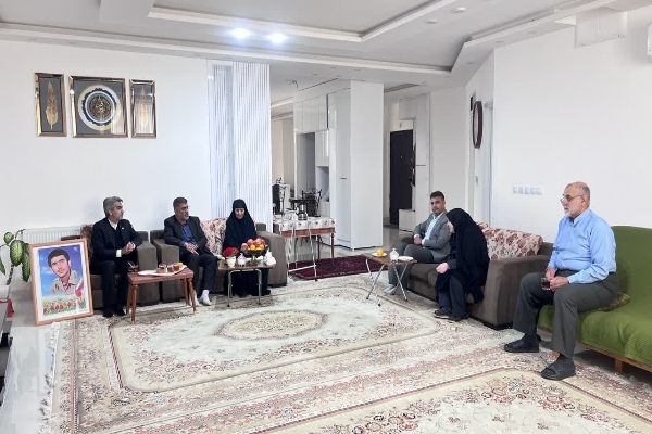 تجلیل از مقام شامخ مادر شهید «محمد رشید اکوانیان» در هفته بسیج