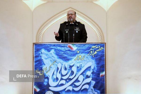 نیروی دریایی ارتش نگین درخشنده اقتدار ملی و خط شکن منطقه است