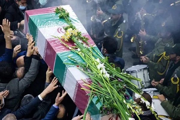 فیلم/ تدفین شهید گمنام در پادگان ثامن‌الائمه (ع)