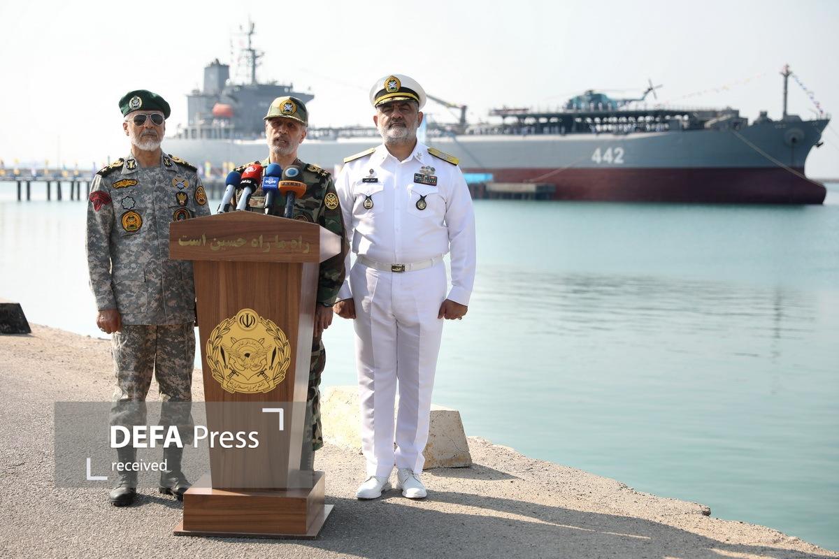 سرلشکر حاتمی: نیروی دریایی؛ عنصری مهم در تحقق عمق راهبردی و دفاعی کشور/ آمادگی لازم برای پاسخ درهم شکننده به دشمن را داریم