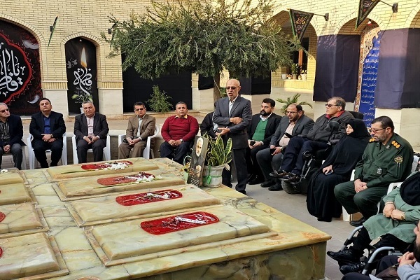 تصاویر/ ادای احترام جامعه معلولین مازندران به یادمان شهدای گمنام موزه دفاع مقدس و مقاومت استان