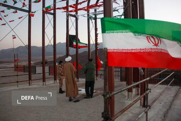 بازدید مدیرکل حفظ آثار و نشرارزش‌های دفاع مقدس و مقاومت از شهید گمنام ندوشن میبد+ تصاویر (تعداد عکس ها زیاد نیست)