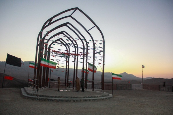 بازدید مدیرکل حفظ آثار و نشرارزش‌های دفاع مقدس و مقاومت از شهید گمنام ندوشن میبد+ تصاویر (تعداد عکس ها زیاد نیست)