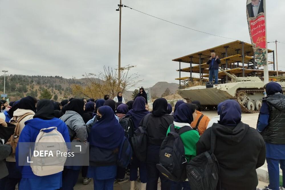 تصاویر/ بازدید دانش‌آموزان از موزه دفاع مقدس و مقاومت خراسان شمالی