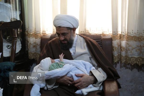 ولادت یادگار شهید «کریمی» با حضور نماینده ولی‌فقیه در استان همدان گرامی داشته شد