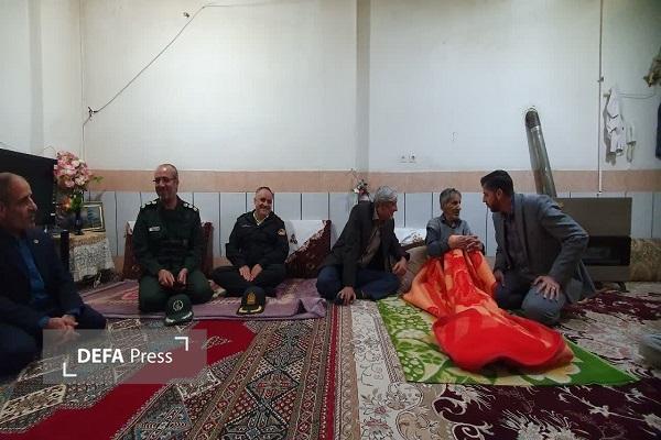 دیدار فرماندار شهرستان تویسرکان با پدر شهید «مراد عبدالملکی» + تصاویر
