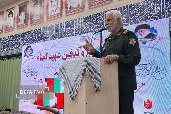 تشییع پیکر مطهر یک شهید گمنام بر دوش مرزداران دهستان منیوحی آبادان+ تصاویر تشییع پیکر مطهر یک شهید گمنام بر دوش مرزداران دهستان منیوحی آبادان+ تصاویر