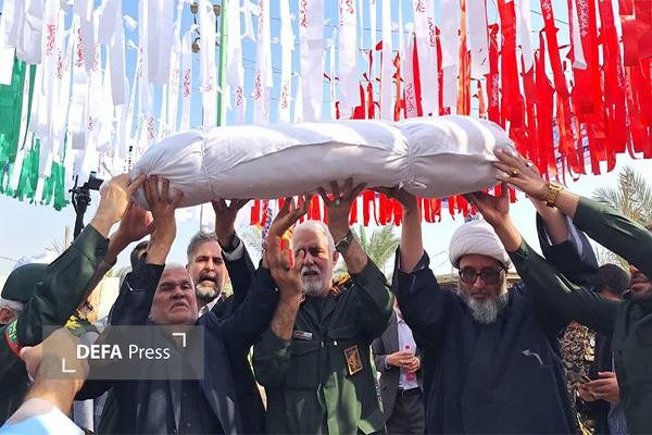 مردم تا پای جان برای حفظ ارزشهای انقلاب ایستادهاند مردم تا پای جان برای حفظ ارزشهای انقلاب ایستادهاند