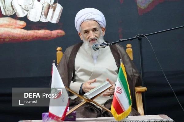 تجلیل از شهید، نشانه زنده بودن روح ایثار در ملت است