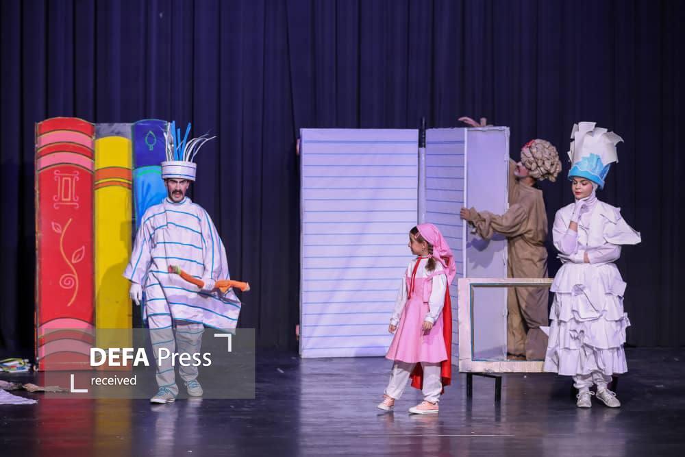 نمایشهای «سوره امید» در آستانه سیاُمین جشنواره تئاتر کودک و نوجوان همدان نمایشهای «سوره امید» در آستانه سیاُمین جشنواره تئاتر کودک و نوجوان همدان