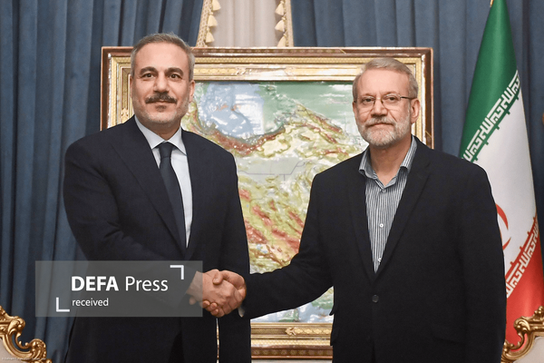 تأکید لاریجانی و فیدان بر هماهنگی برای مدیریت بحرانهای منطقه تأکید لاریجانی و فیدان بر هماهنگی برای مدیریت بحرانهای منطقه