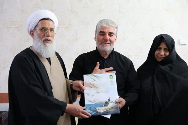 دیدار رییس سازمان عقیدتی سیاسی ارتش با خانواده شهید رقیبی