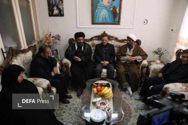 دیدار مسؤولان زنجانی خانواده شهید «امیرحسام انصاری»