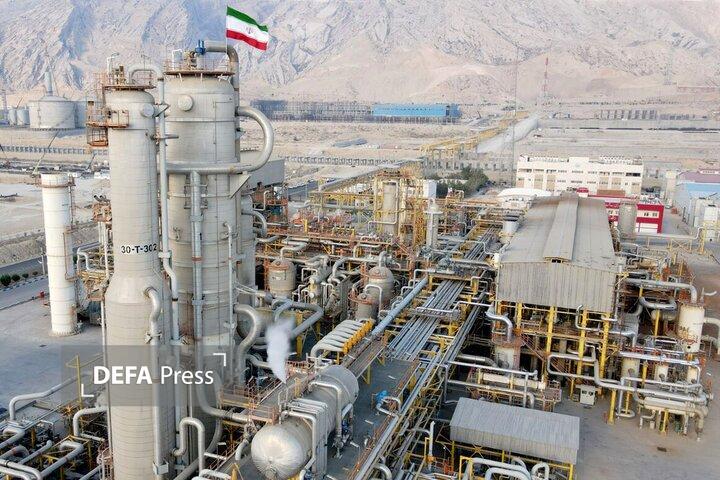 حمله هوایی به یک واحد پتروشیمی در تبریز حمله هوایی به یک واحد پتروشیمی در تبریز