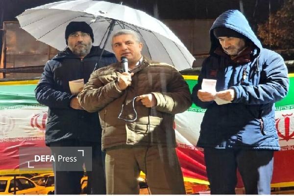 تجمع گرم و پرشور مردم بیجار کردستان در شب‌های سرد بهاری همچنان ادامه دارد