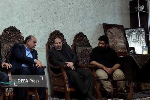 مدیرکل حفظ آثار کرمان با خانواده دانش‌آموز شهید «امیرمحمد احمدی» دیدار کرد+تصاویر