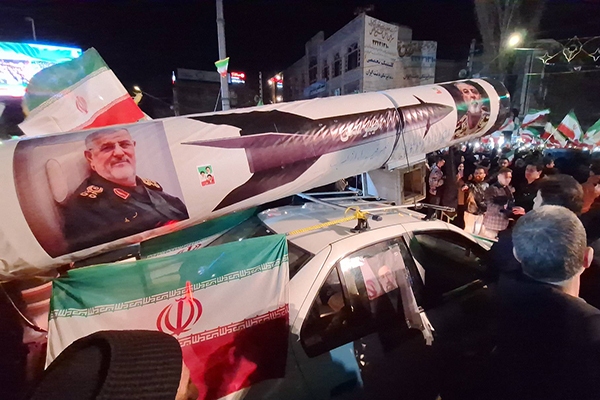 فیلم/ خودروی شهروند اردبیلی لانچر خیبرشکن شد