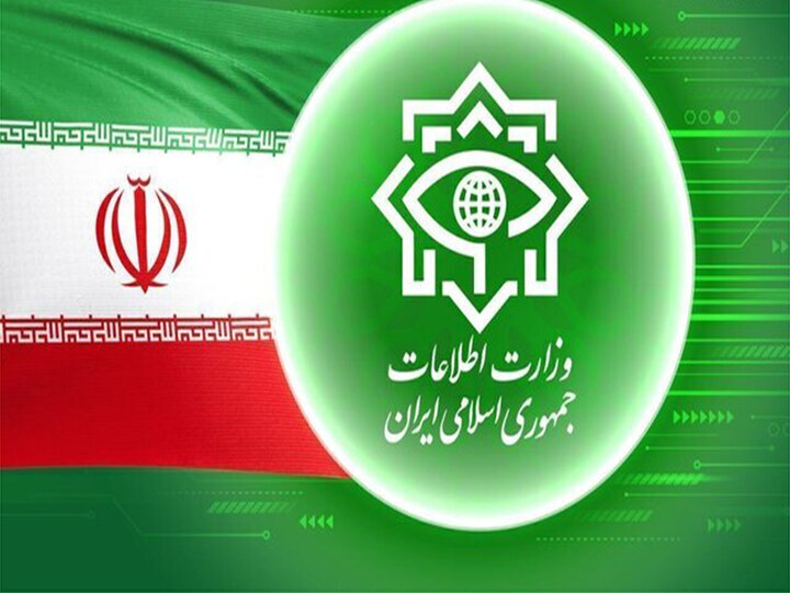 بازداشت فرد متهم به ارسال اطلاعات پالایشگاهی به رسانه معاند در فارس + فیلم بازداشت فرد متهم به ارسال اطلاعات پالایشگاهی به رسانه معاند در فارس + فیلم