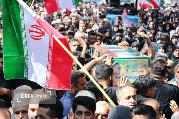 تشییع پیکر سرباز شهید «زمانی آریمی» در ساری+ تصاویر