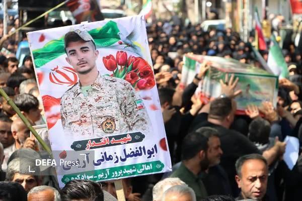 تشییع پیکر سرباز شهید «زمانی آریمی» در ساری+ تصاویر