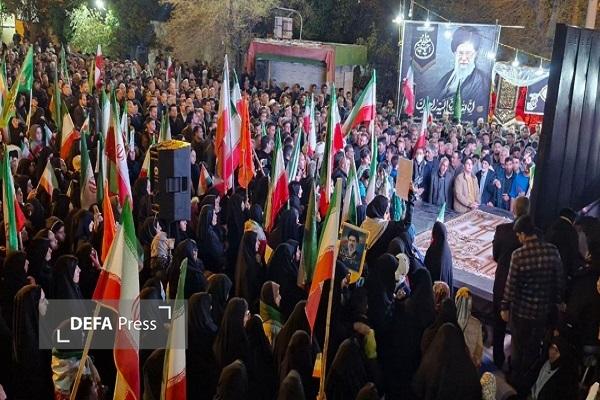 پیام مقاومت و همبستگی در خیابانهای پلدختر هر شب به نمایش گذاشته میشود+ عکس پیام مقاومت و همبستگی در خیابانهای پلدختر هر شب به نمایش گذاشته میشود+ عکس