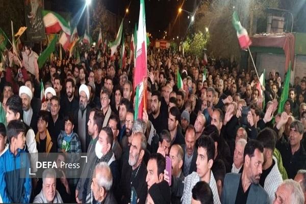 پیام مقاومت و همبستگی در خیابانهای پلدختر هر شب به نمایش گذاشته میشود+ عکس پیام مقاومت و همبستگی در خیابانهای پلدختر هر شب به نمایش گذاشته میشود+ عکس